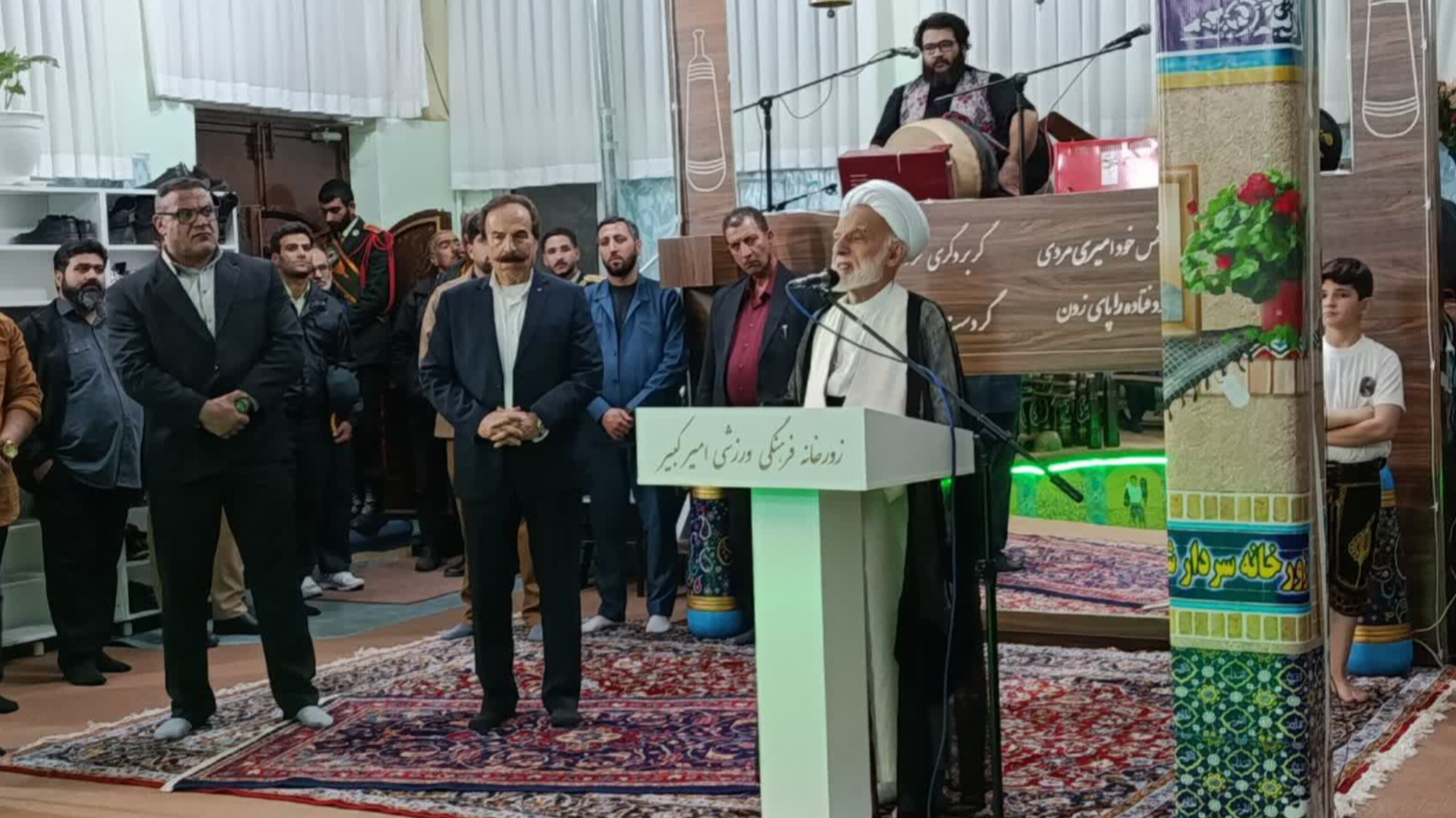 ایثار شهدا عزت ملت ایران را تضمین کرد