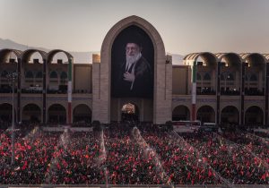 حضور در تشییع امام شهید تداوم مقاومت است