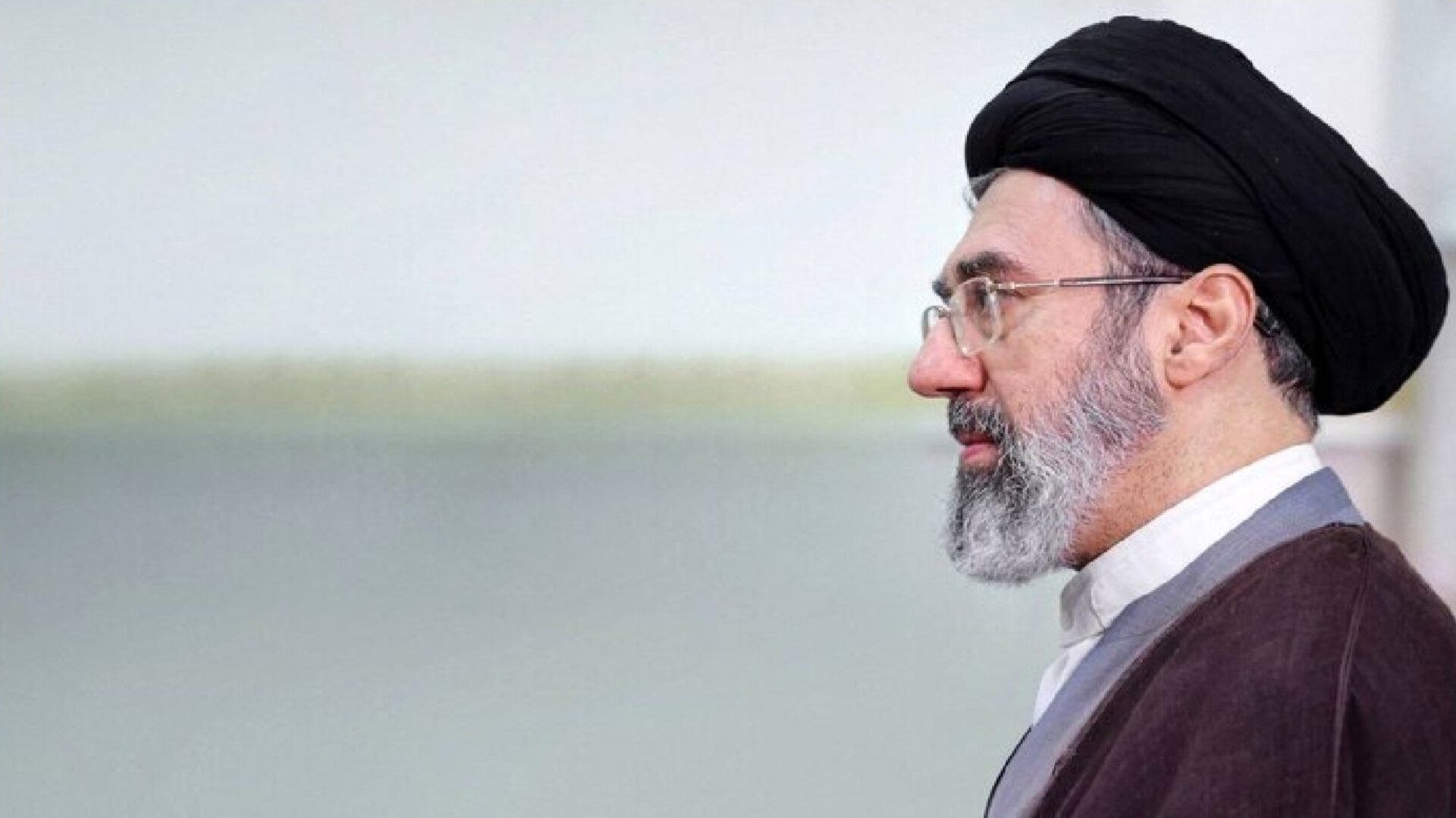 کدام گفتمان به رهبری نزدیک تر است!