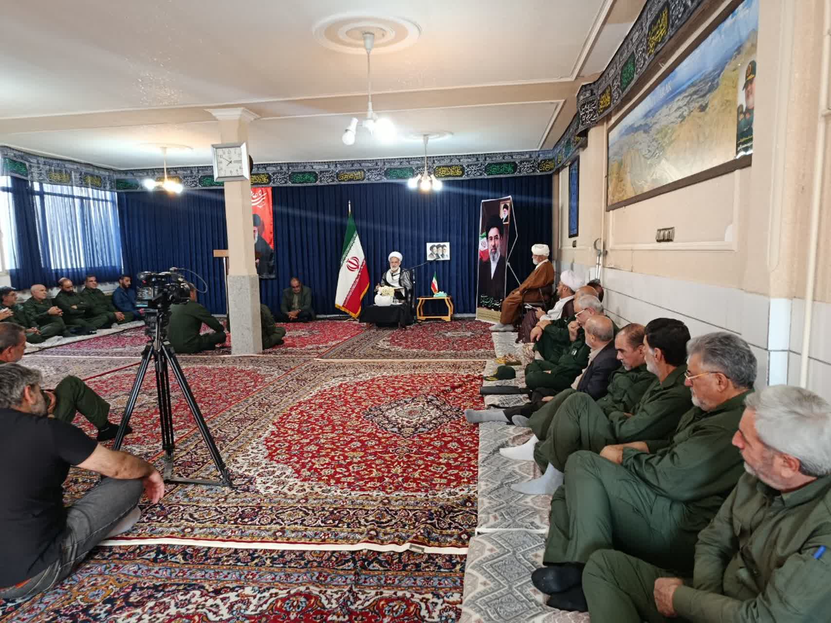 ایستادگی ملت ایران در برابر هرگونه تجاوز دشمن