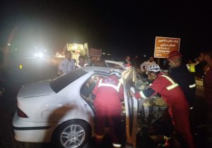 نجات دو مصدوم محبوس در پی تصادف سمند